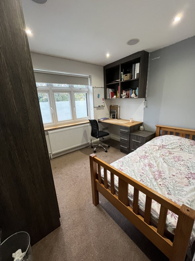 image for Double room including bills in Hampton