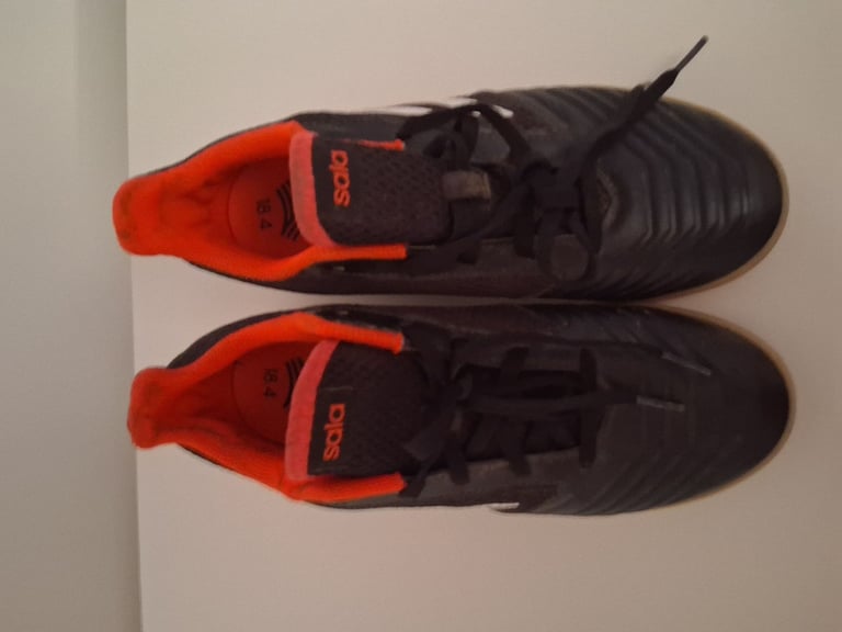 trainers size UK5