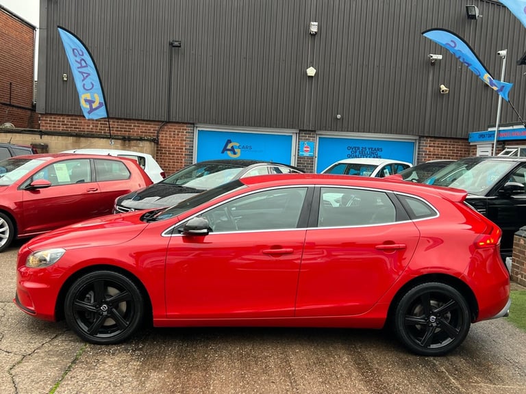 2015 Volvo V40 2.0 D4 R-Design Nav Hatchback 5dr Diesel Manual Euro 6 (s/s) (190 ps) HATCHBACK Di...