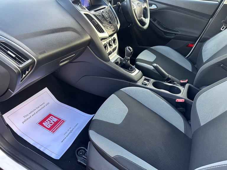 2012 Ford Focus 1.6 Zetec Hatchback 5dr Petrol Manual Euro 5 (125 ps) Petrol