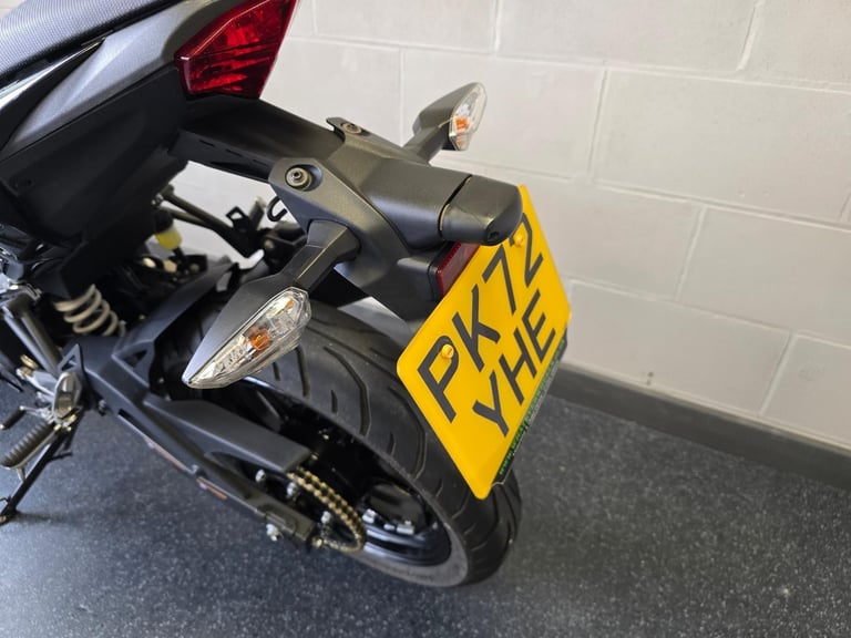 Kawasaki Z125 Supernaked 125cc Learner Legal Geared Motorcycle