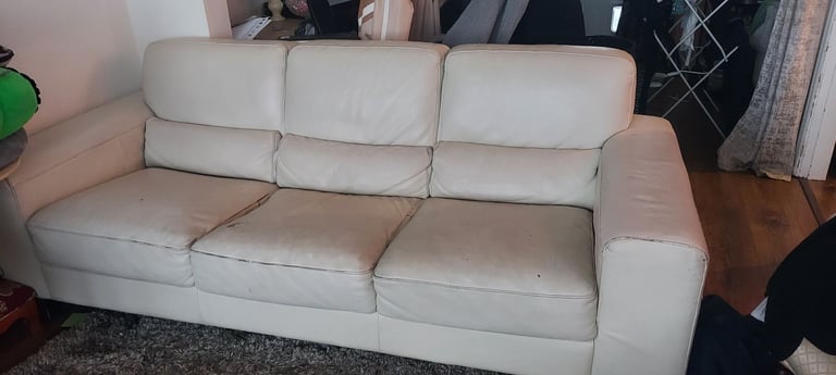  Comfortable 3-Seater Sofa – Free – Solid & Spacious