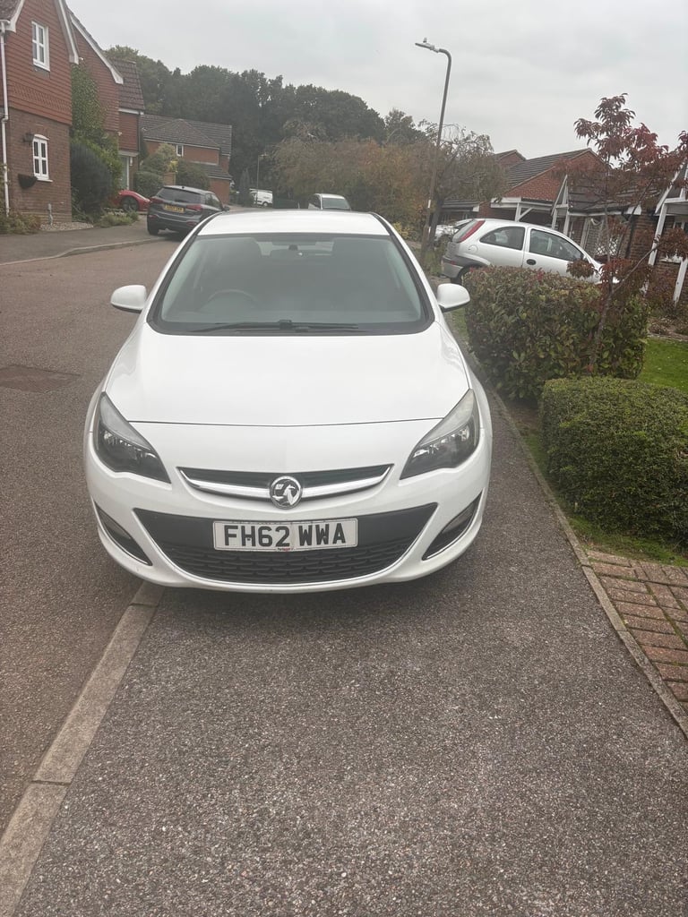 Vauxhall, ASTRA, Hatchback, 2013, Manual, 1956 (cc), 5 doors