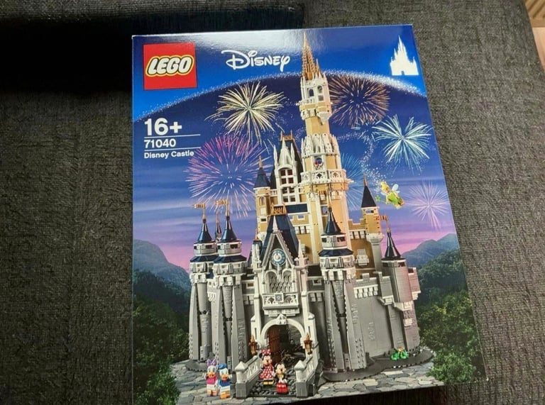 image for LEGO Disney: Disney Castle (71040)