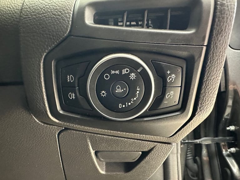 2015 Ford Focus 1.0 EcoBoost 125 Titanium 5dr HATCHBACK PETROL Manual