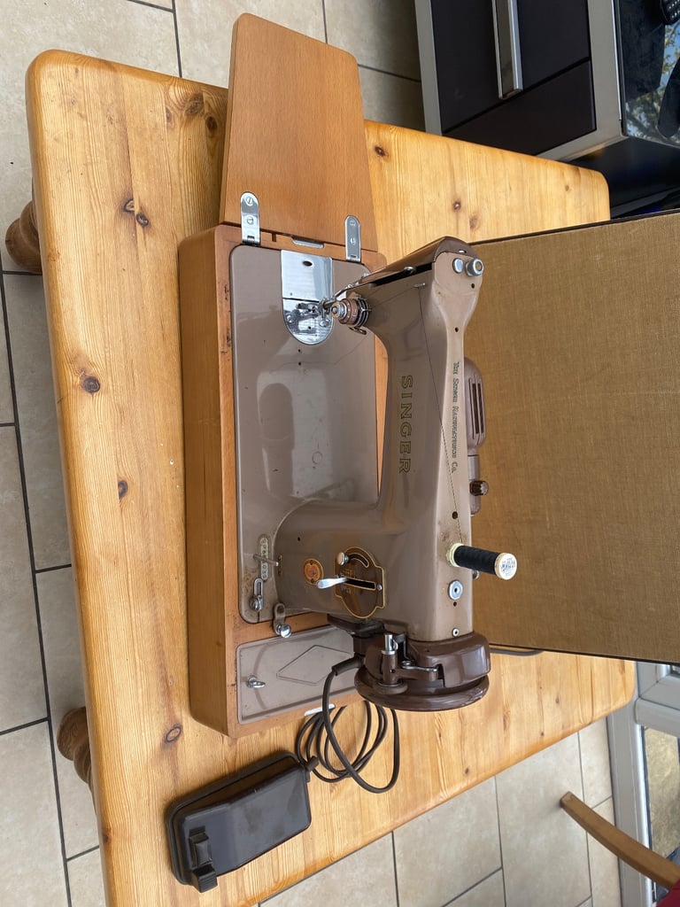 Singer 201K Vintage Electric Sewing Machine 