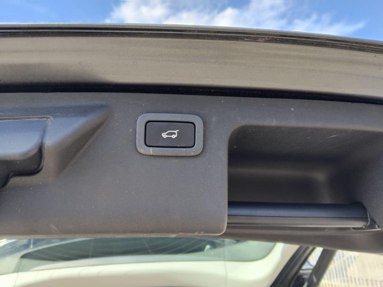 LAND ROVER DISCOVERY SPORT 2.0 TD4 SE Tech Grey Manual Diesel 2015