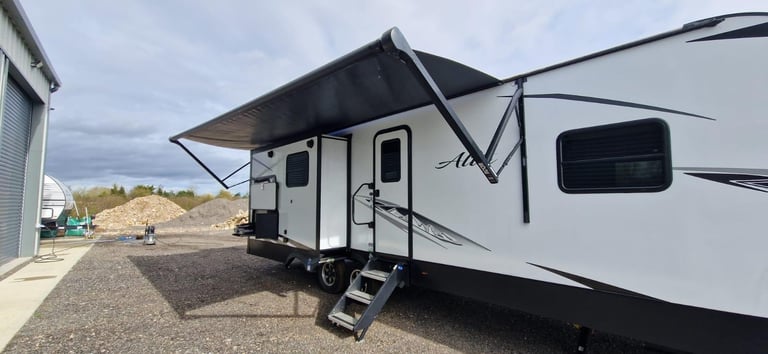 EX DEMO Forest River East To West Alta 2810KIK American Caravan 5th Wheel