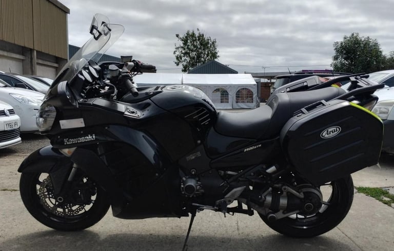 2012 12 KAWASAKI GTR1400 ZG 1400 CCF GTR 1400 HIGH SPEC GRAND TOURER FSH NEW MOT