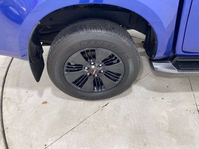  Isuzu D-max 1.9 V-Cross Double Cab 4x4 Auto Diesel