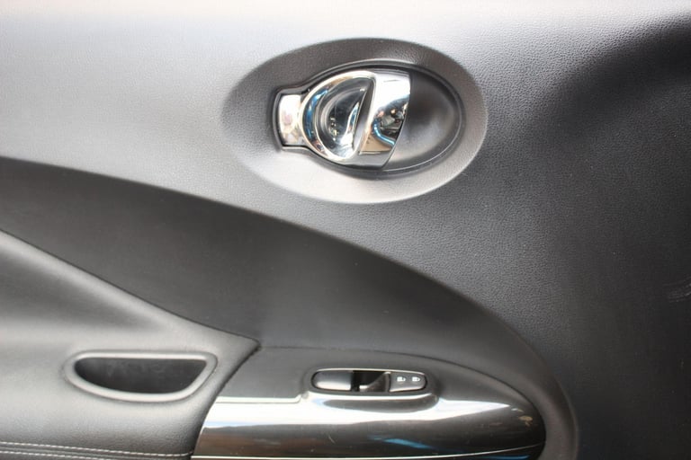 2018 Nissan Juke 1.6 Tekna XTRON Euro 6 5dr HATCHBACK Petrol Automatic