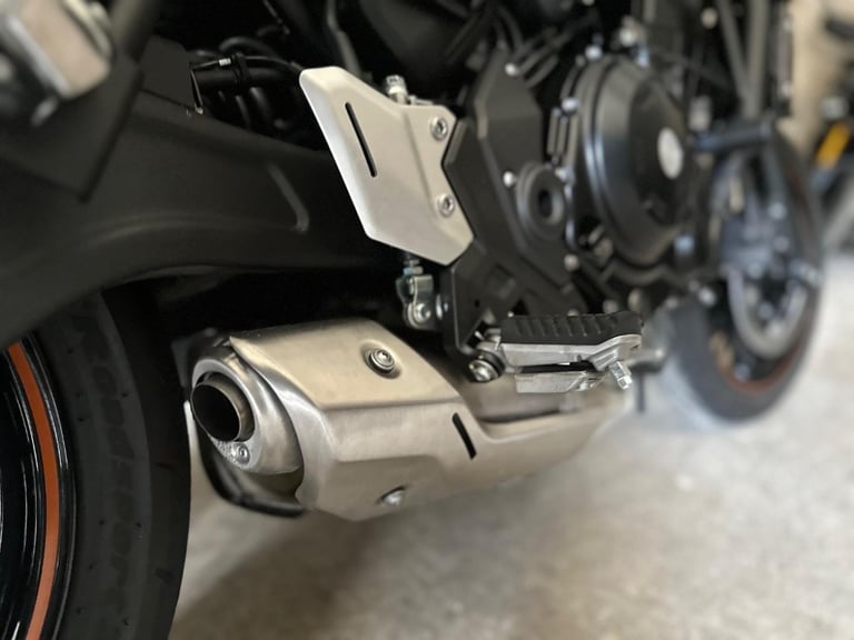 STUNNING LOW MILEAGE 2023/23 KAWASAKI Z650 RS MOTORCYCLE