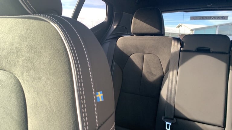 2023 Volvo XC40 Ultimate, B4 mild hybrid, Petrol, Dark ESTATE N/A Automatic