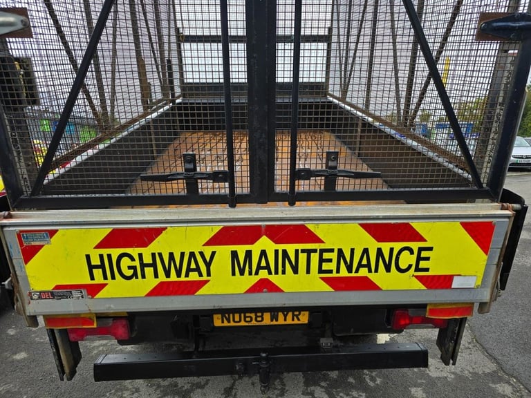 2019 Iveco Daily 3.0D HPI 65C caged Tipper in white, 45,000 miles, 1 owner, Euro 6 ULEZ, 6-s TIPP...