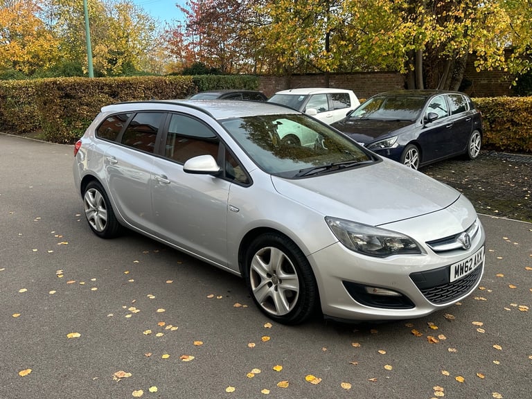Vauxhall, ASTRA, Estate, 2013, Manual, 1686 (cc), 5 doors