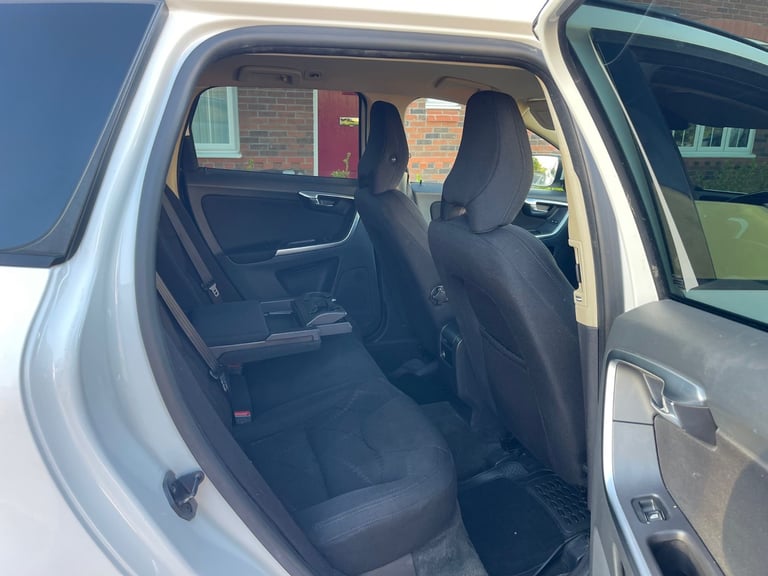 Volvo, XC60, Estate, 2009, Manual, 2400 (cc), 5 doors