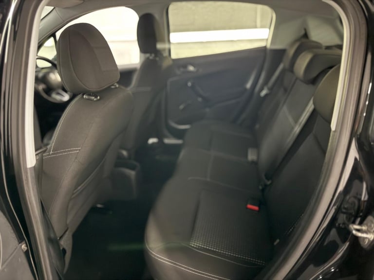 2017 Peugeot 208 1.2 Puretech Allure PETROL/MANUAL/5-DR