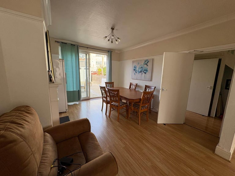 4 bed house in Barking  ,Strictly No agents or company let ,Working Professional 