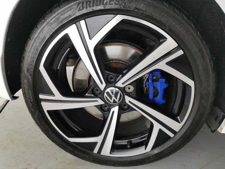 2023 Volkswagen Golf 2.0 TSI 320 R 4Motion 5dr DSG HATCHBACK PETROL Automatic