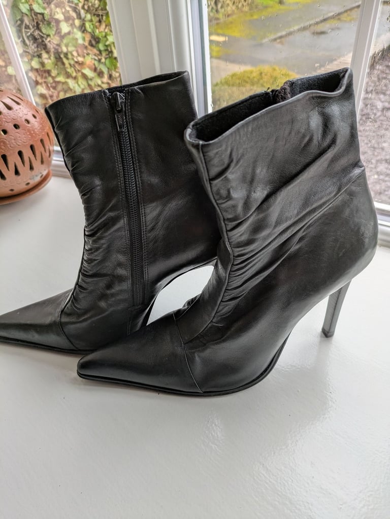 Black ankle boots - high heel