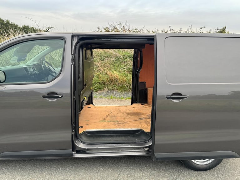Peugeot Expert 1.5 BlueHDi 1000 Professional Premium Van 6dr Diesel M... 2021/71
