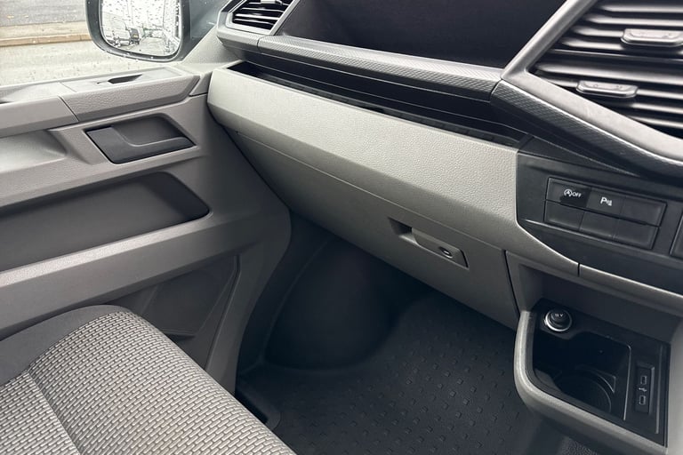 2024 Volkswagen Transporter 2.0 TDI 110 Highline Van Van Manual