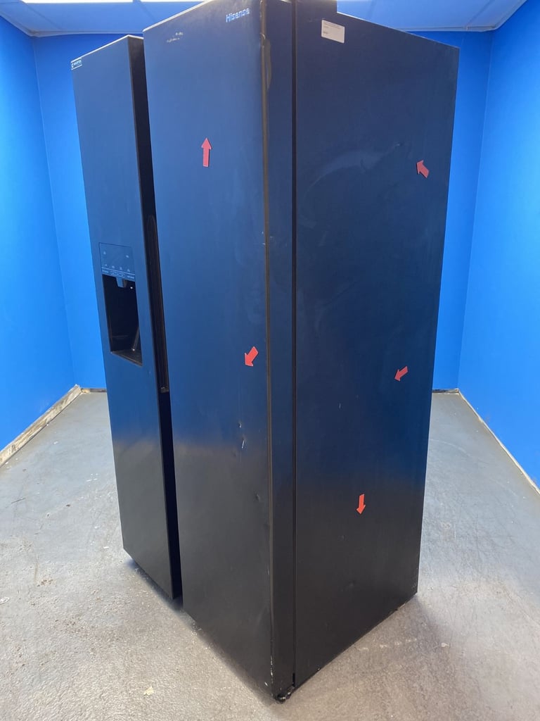 Hisense PureFlat RS694N4TFF American Fridge Freezer