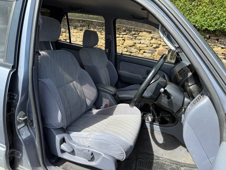 2005 Toyota Hilux 3.0TD SSR-X MANUAL 4X4 GREY  Diesel Manual