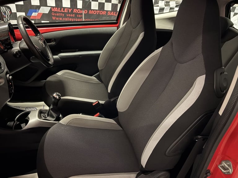 TOYOTA AYGO 1.0 VVT-i x-play 2016