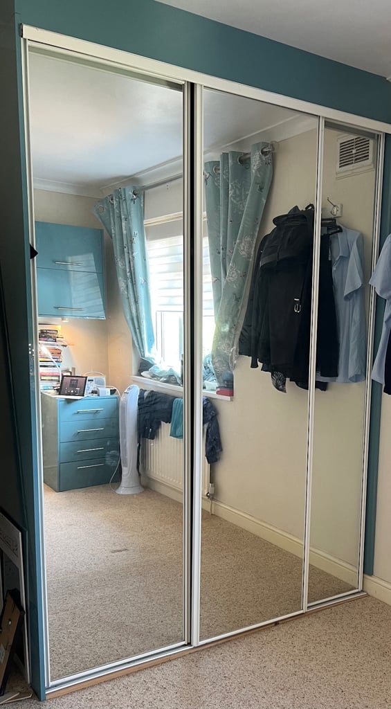 image for 3x sliding mirror wardrobe doors