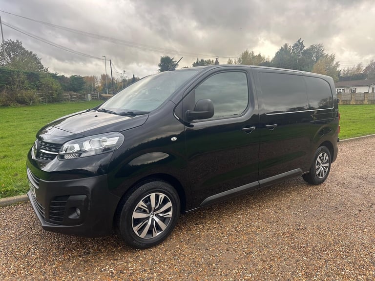 2022 Vauxhall Vivaro 2700 1.5d 100PS Dynamic H1 Van PANEL VAN DIESEL Manual