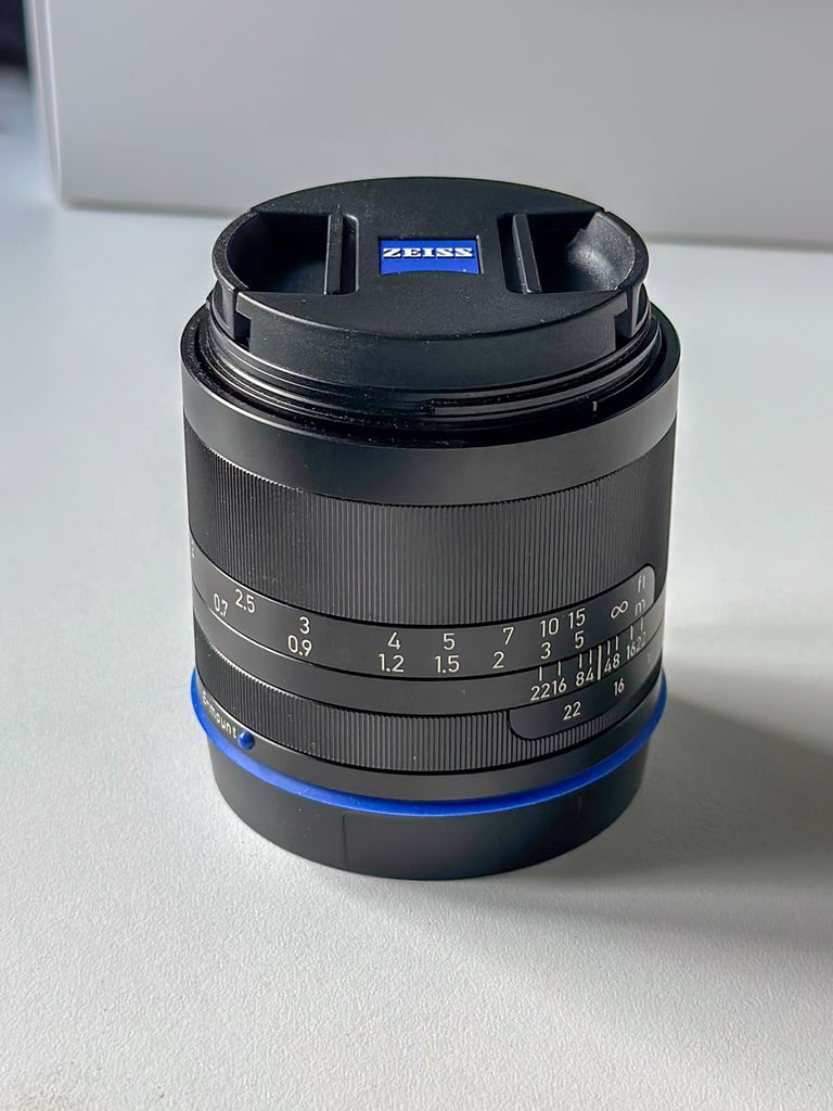 Zeiss Loxia 2/50 