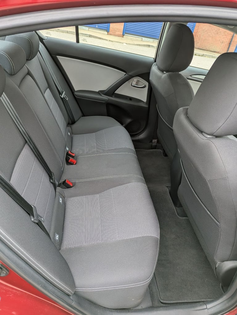 2017 Toyota Avensis 1.6 D-4D Business Edition Saloon