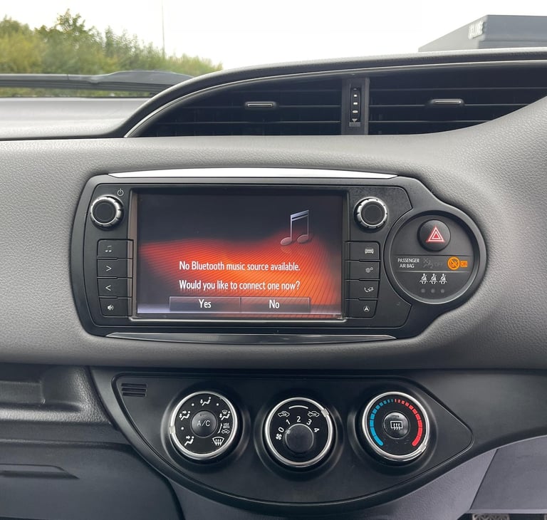 2015 Toyota Yaris 1.33 VVT-i Icon 5dr HATCHBACK Petrol Manual