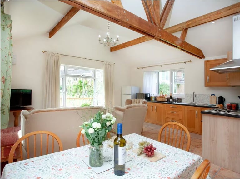 COTTAGE TO LET
