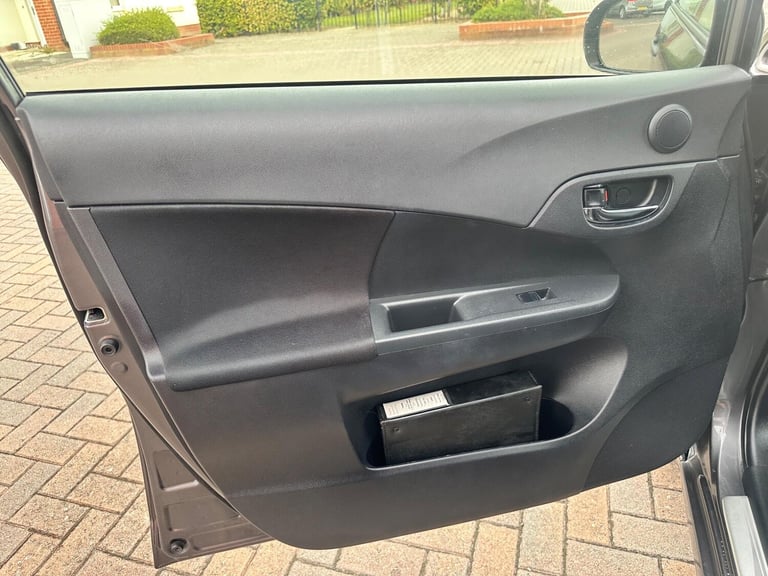 2011 Toyota Verso 1.33 Dual VVT-i T Spirit Euro 5 5dr MPV Petrol Manual