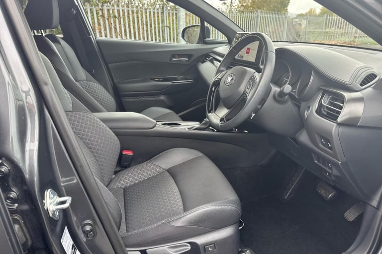 2022 Toyota C-HR 1.8 Hybrid Design 5dr CVT SUV Hybrid Automatic