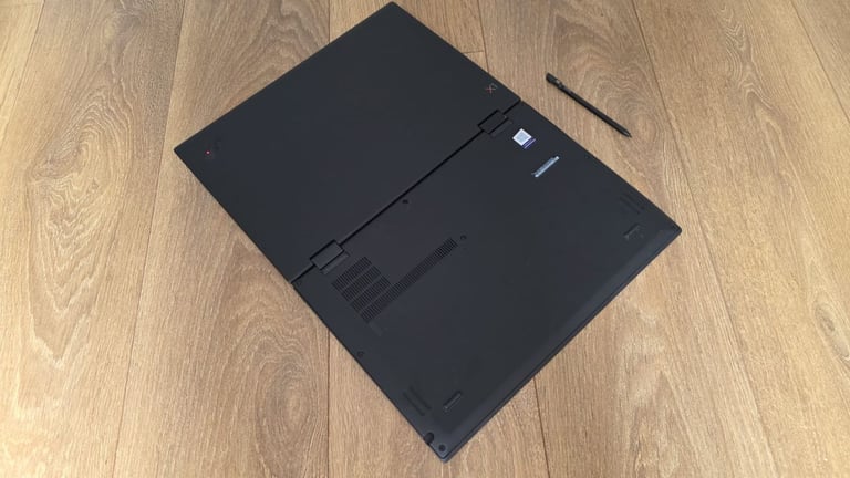 Lenovo ThinkPad X1 Yoga 2in1 laptop tablet Intel QuadCore QHD 2560X1440 IPS Touchscreen