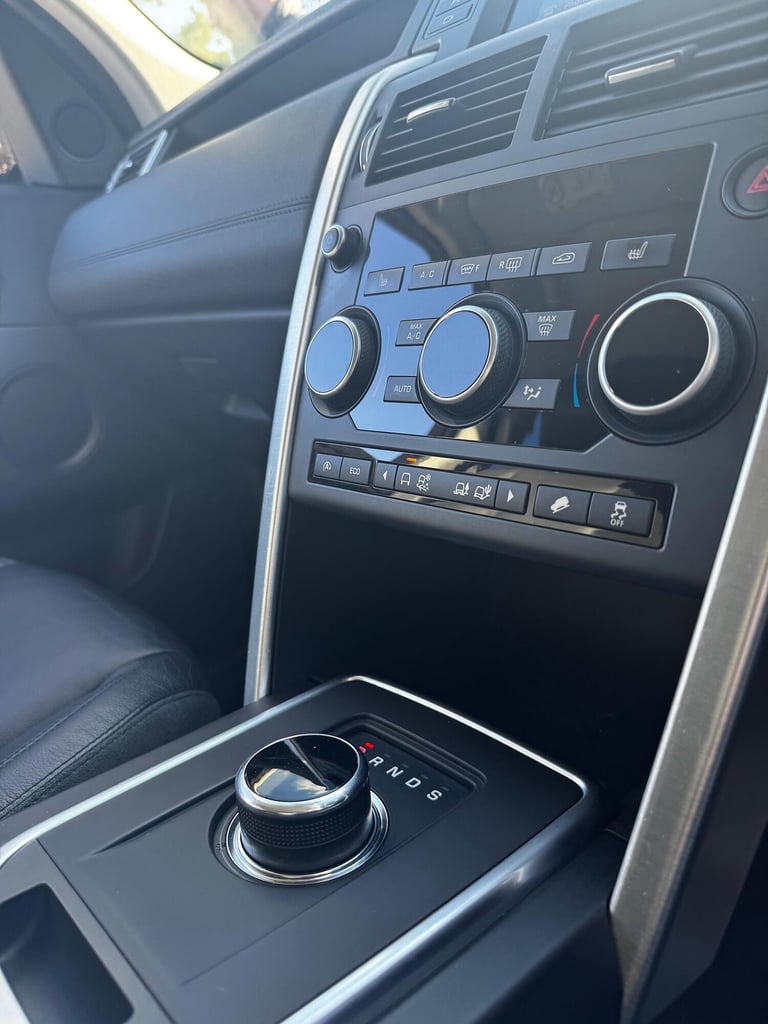 LAND ROVER DISCOVERY SPORT 2.0 TD4 SE Tech 2017
