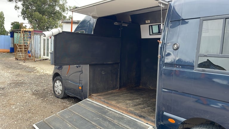 Renault Master 3.5T horse box Van 2012