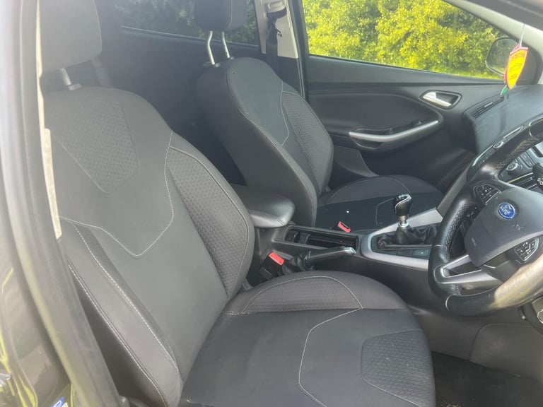 FORD FOCUS 1.6 TDCi Zetec Grey Manual Diesel 2015