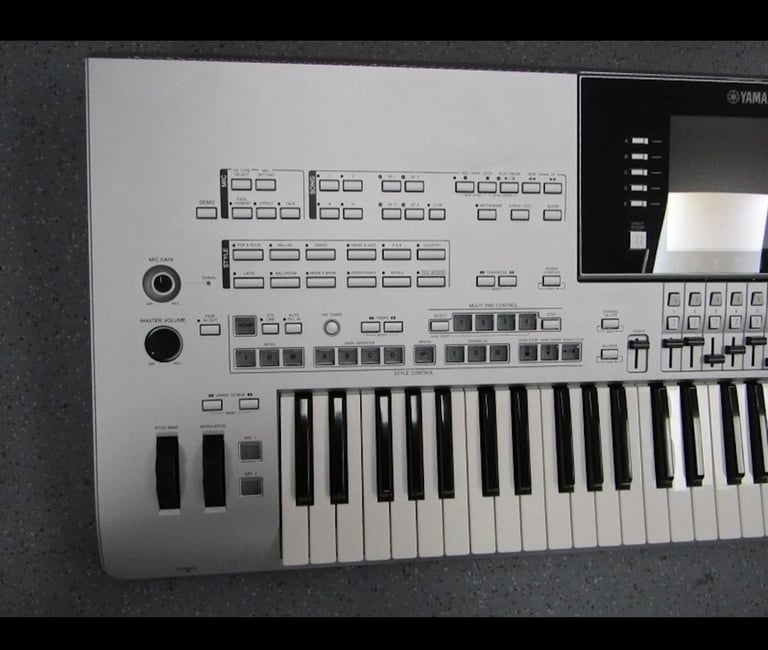 Yamaha Tyros 4 