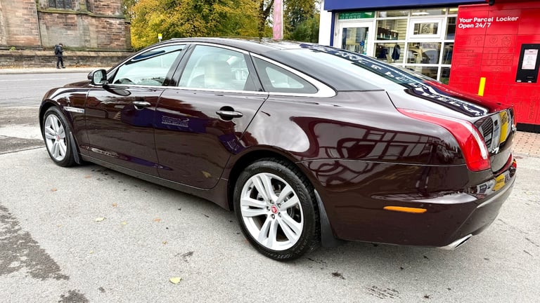2010 Jaguar XJ 3.0d V6 Premium Luxury 4dr Auto SALOON Diesel Automatic