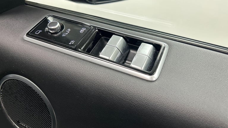 2021 Land Rover Range Rover Sport 3.0 D300 MHEV HSE Silver SUV 5dr Diesel Auto 4WD Euro 6 (s/s) (...