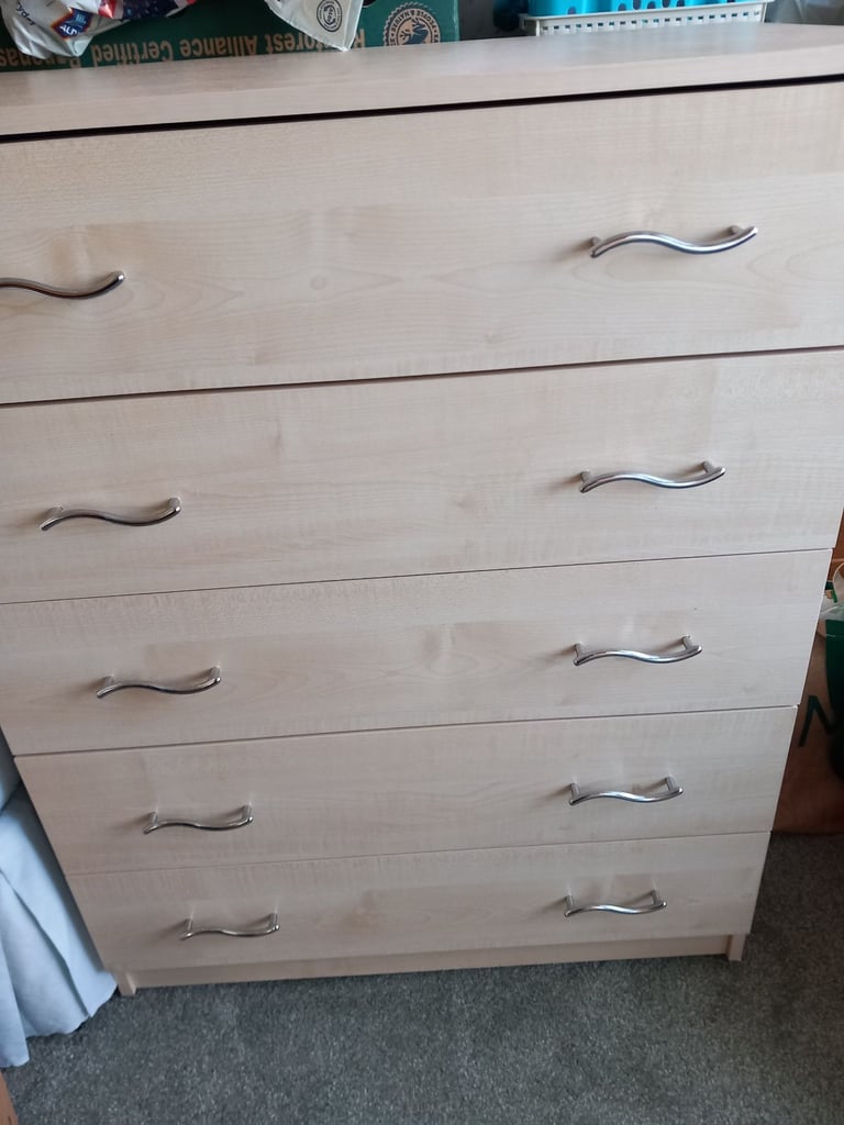 image for Light wood chest of drawers (5 and 3 drawer 
