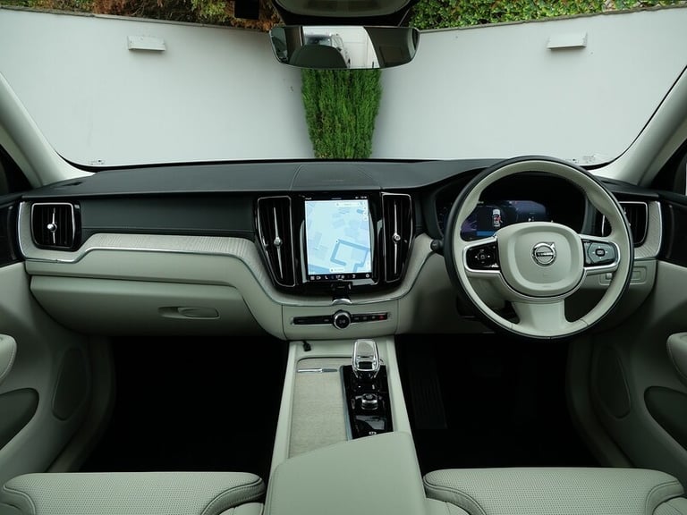 2022 Volvo XC60 2.0h T6 Recharge 18.8kWh Inscription SUV 5dr Petrol Plug-in Hybrid Auto AWD SUV H...
