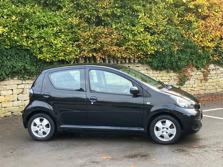 2010 Toyota AYGO 1.0 VVT-i Black 5dr HATCHBACK Petrol Manual