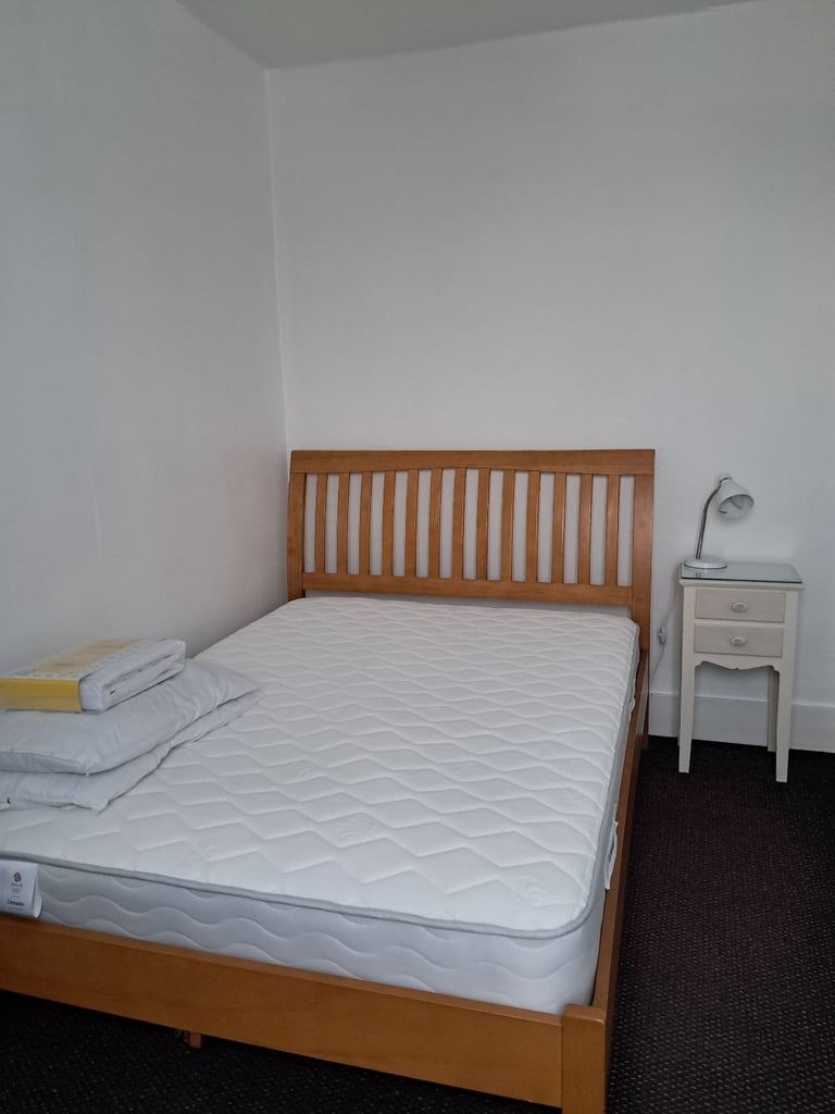 Very near hospital, 2 Bathrooms, Bills Included 