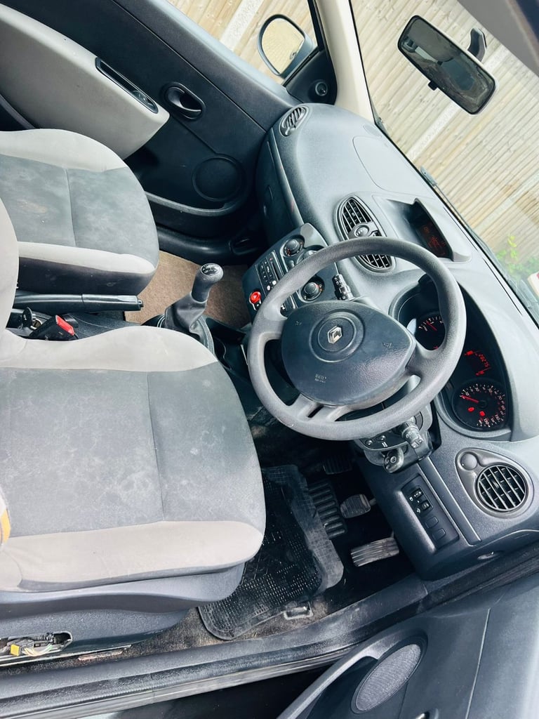 RENAULT CLIO 2010, MANUAL 1.1, VERY LOW MILEAGE 28000, LOW EMISSION, 1 PREVIOUS OWNER