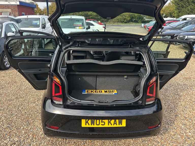 2018 Volkswagen up! 1.0 BlueMotion Tech Move up! Euro 6 (s/s) 5dr HATCHBACK Petrol Manual